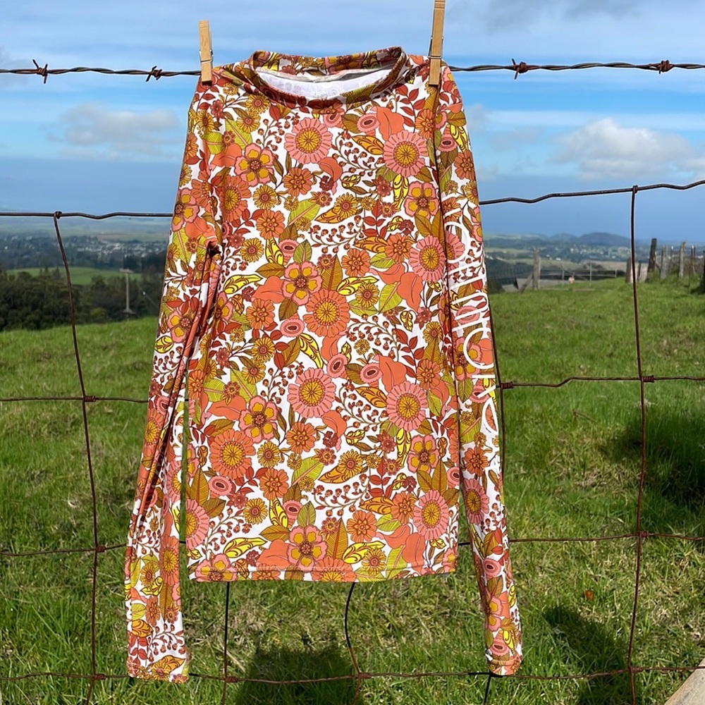 SISSTREVOLUTION Rashguard Feeling It Floral Long Sleeve Rash Guard NWOT